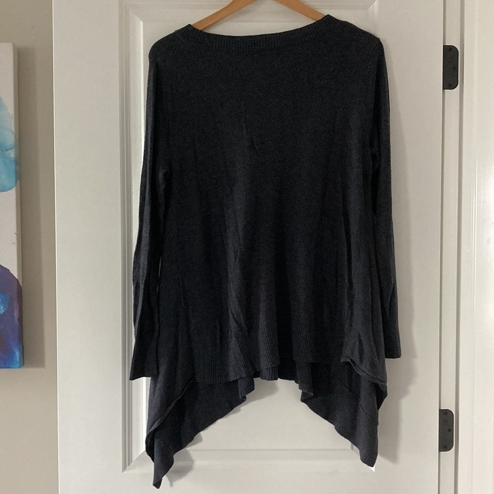Vertical Design medium sweater gray v-neck - Picture 6 of 11